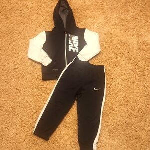 Nike DRI-FIT Black & White 2 Piece Sweatsuit. Size 3T. 100% Polyester. WORN 2X!